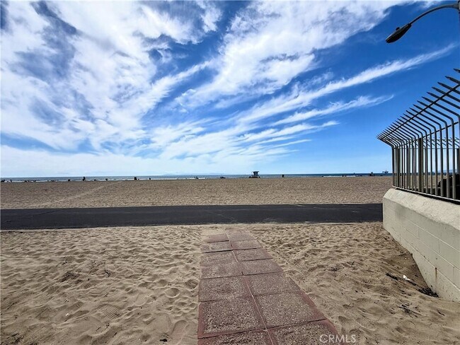 Foto del edificio - 711 Pacific Coast Hwy