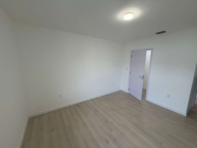 Foto del edificio - Move-in Ready | 3 Bed / 2.5 Bath Townhome | Sunnyland Park – Florida City
