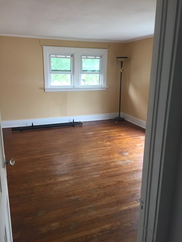 Living room - 71 Hudson St