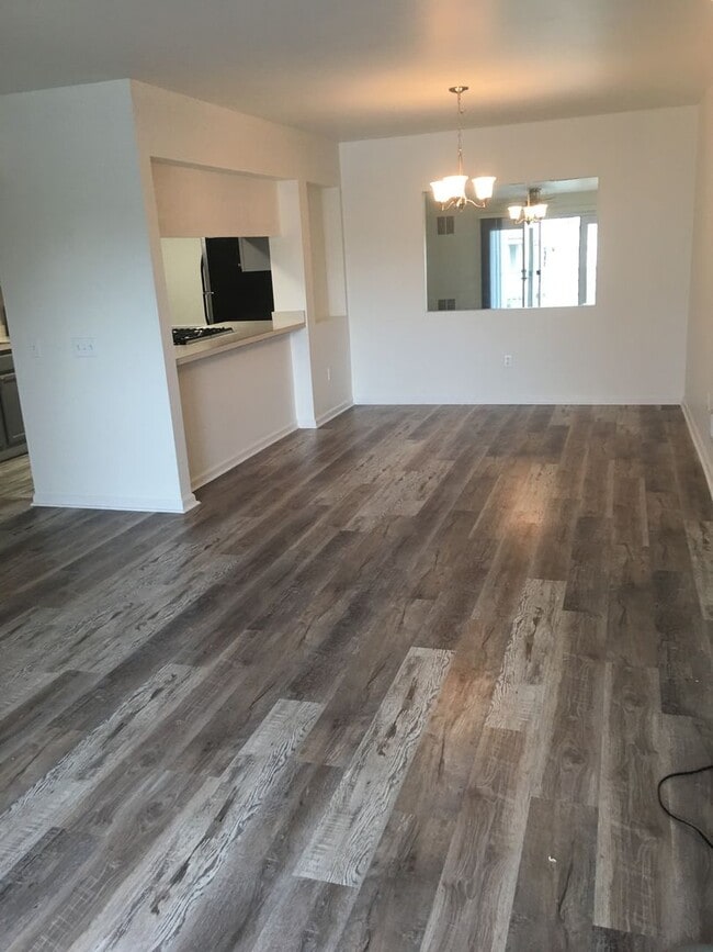 Building Photo - 1801 Waters Edge Dr