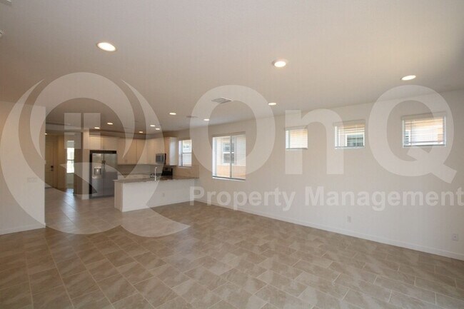 Foto del edificio - 17155 W Artemisa Ave