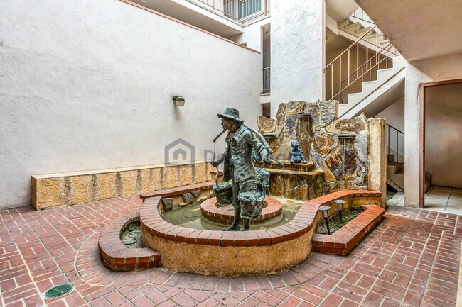 Foto del edificio - 1615 Greenfield Ave