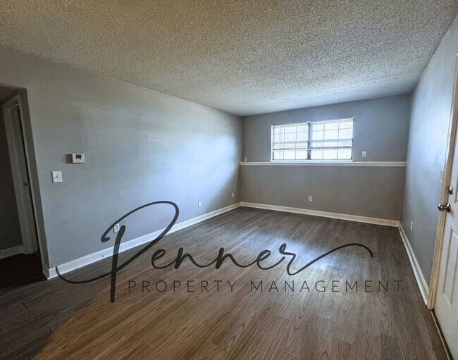 Foto del edificio - 716 NE Ball Dr