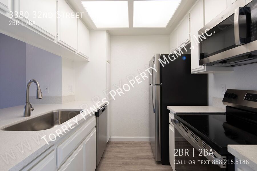 Primary Photo - 2 bed, 1.5 bath Town Home in North Park! W...