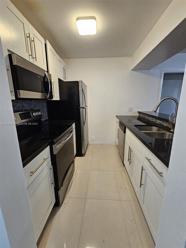 8180 Geneva Ct Unit 430, Doral, FL 33166 Condo for Rent in Doral, FL