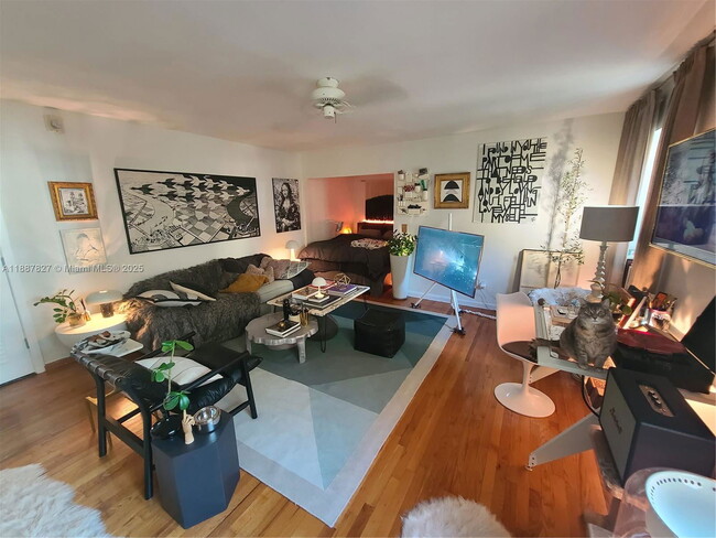 Building Photo - 1305 Drexel Ave