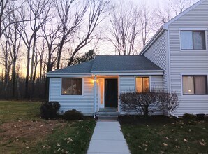 Building Photo - 35 Nutmeg Rd