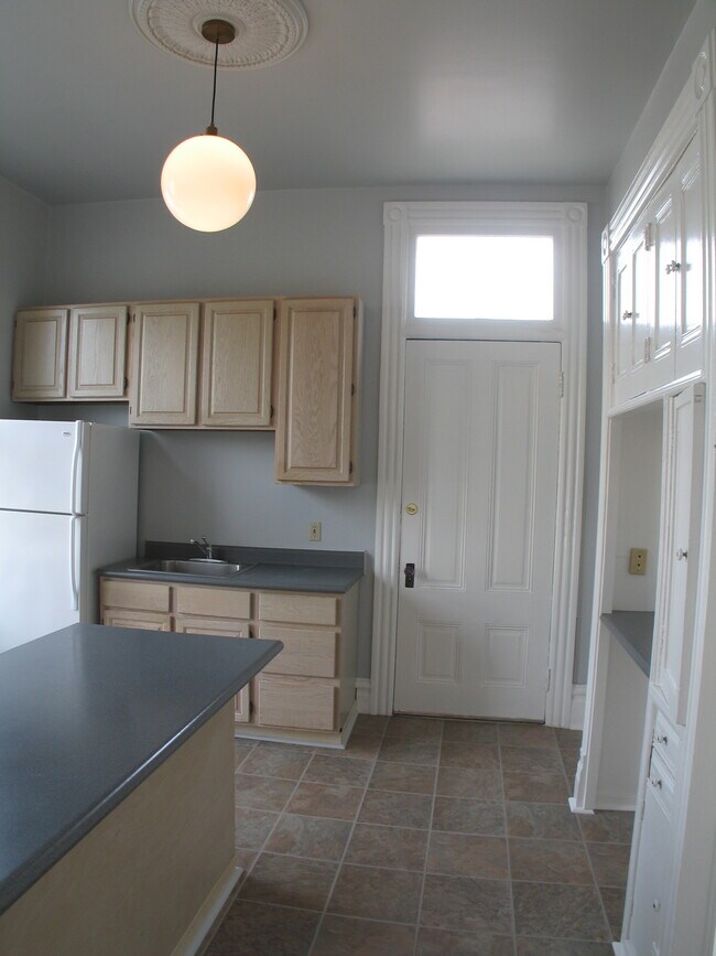 Building Photo - 1377 Fulton St