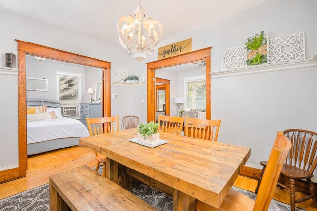 Foto del edificio - 609 S State St