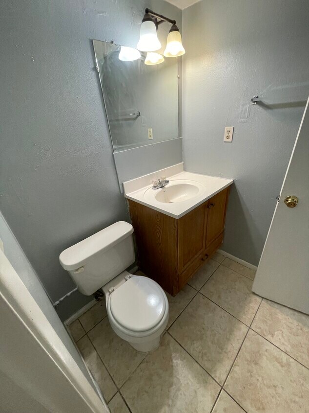 Foto del edificio - 1404 Holden Ave