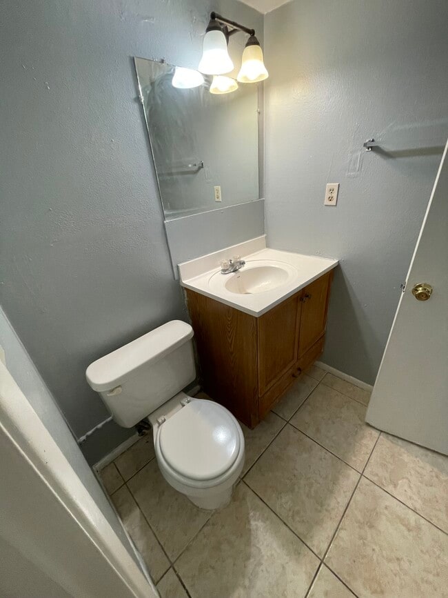 Foto del edificio - 1408 Holden Ave