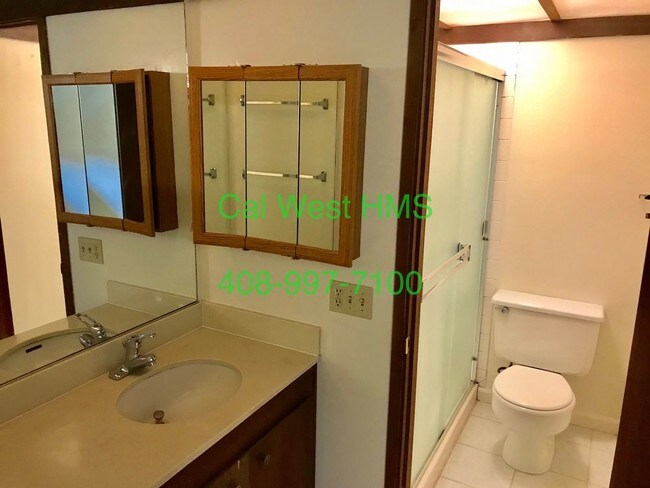 Foto del edificio - 500 W Middlefield Rd