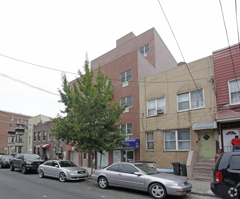 Building Photo - 950 41st St