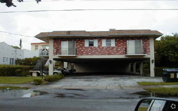 Building Photo - Old Colony Apartments