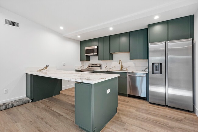 Building Photo - 10028 Shoup Ave