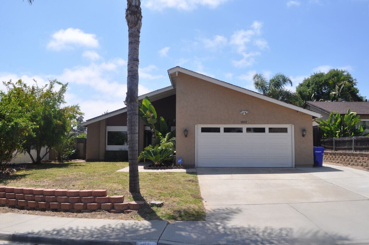 Foto principal - LEMON GROVE 3BR/2BA SINGLE FAMILY DETACHED...