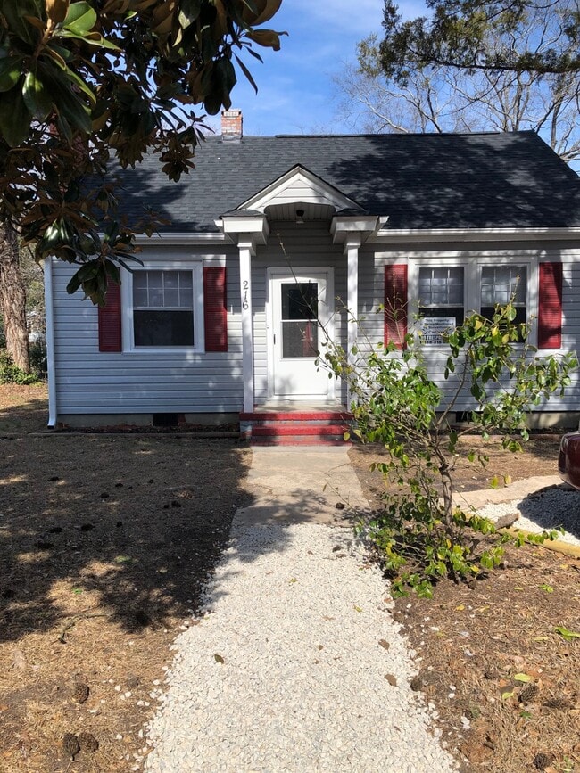 Building Photo - 216 Windsor Dr
