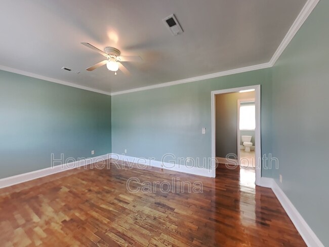 Building Photo - 41 Willow Dr