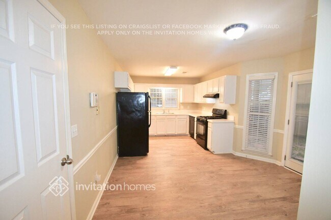 Foto del edificio - 2000 Morning Walk NW