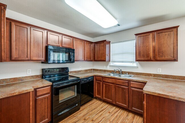 Foto del edificio - 598 Harbour Town Dr