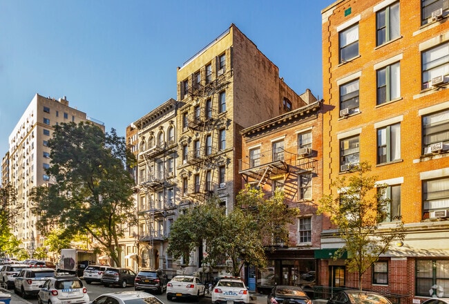 Building Photo - 222 W 20th St