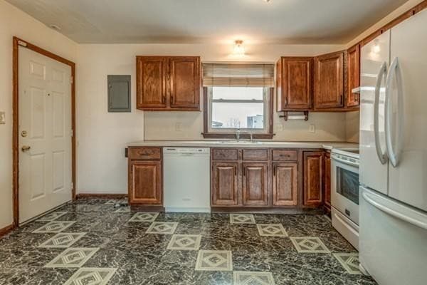 You can see the Revere Beach from the kitchen - 541 Revere St