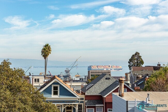 Building Photo - Potrero Hill: Remodeled Top Floor with City Views, Bonus Room & 2 Car Parking