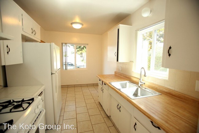 Building Photo - 6609 Trigo Rd