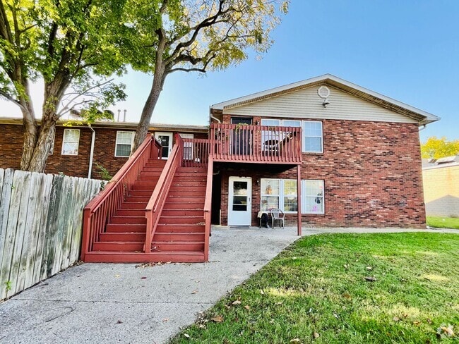 Building Photo - 526 Locher Aly