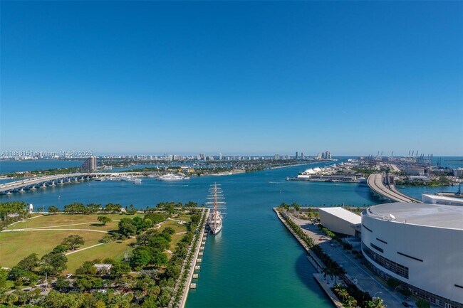 Building Photo - 888 Biscayne Blvd
