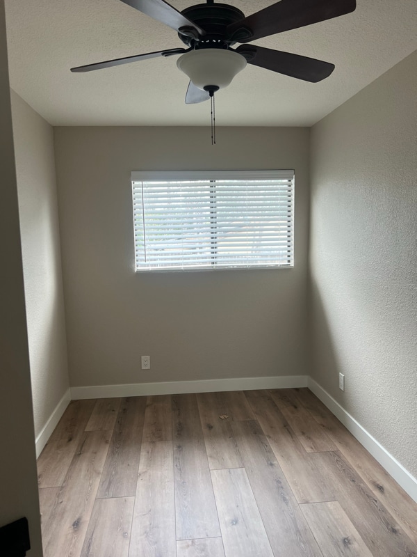 Foto del edificio - 8474 Golden Ridge Rd