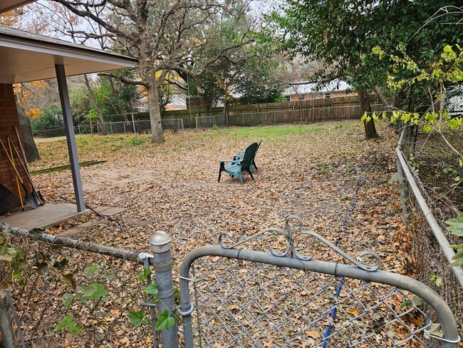 Foto del edificio - 2603 Robinwood Ln