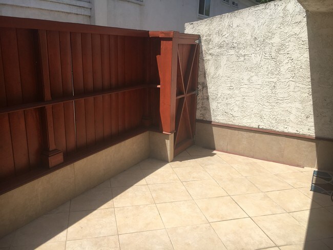 Patio main level - 2402 Aviation Blvd