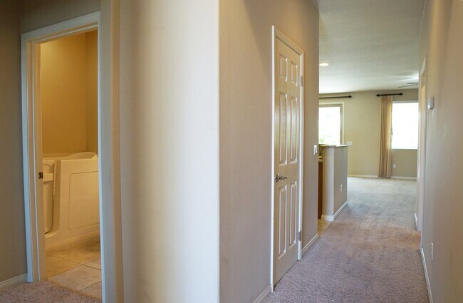 Building Photo - 40093 Corte Refugio