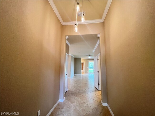 Building Photo - 13092 Silver Thorn Loop
