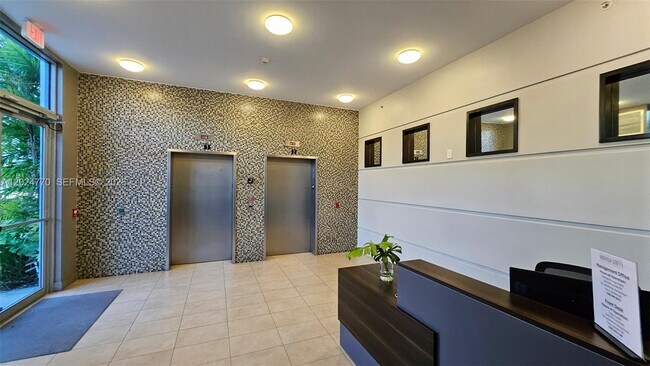 Foto del edificio - 36 NW 6th Ave