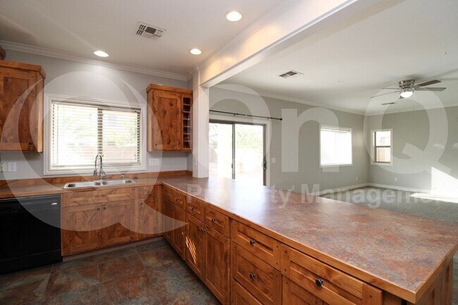 Foto del edificio - 44851 W Zion Rd