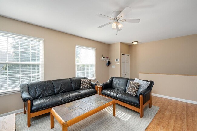 Building Photo - 2728 Glenbridge Ct