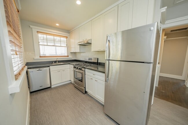 Photo - 2209 Cedar Street Apartment