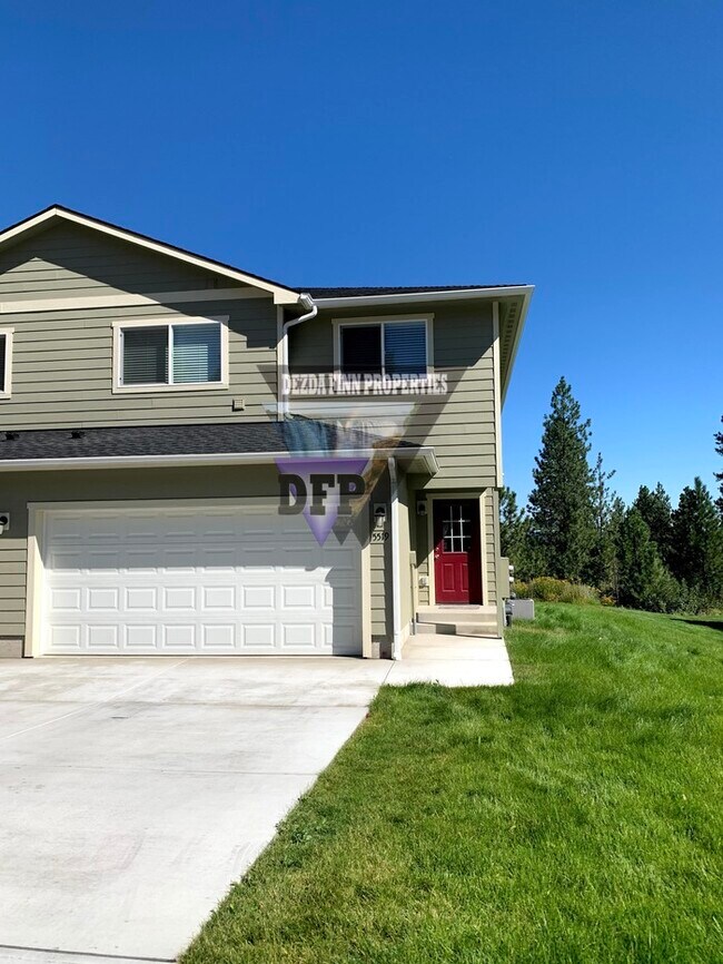 Building Photo - Newer construction in private culdesac on ...