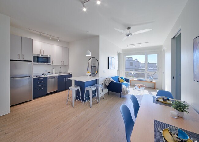 Interior Photo - Panoramic Northside