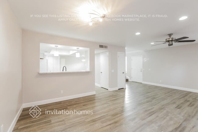 Building Photo - 2733 W Estrella Dr