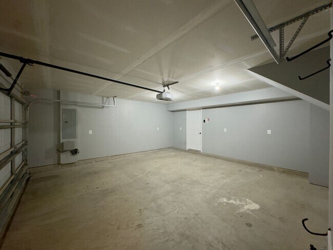 Foto del edificio - 1302 Dickinson Ct