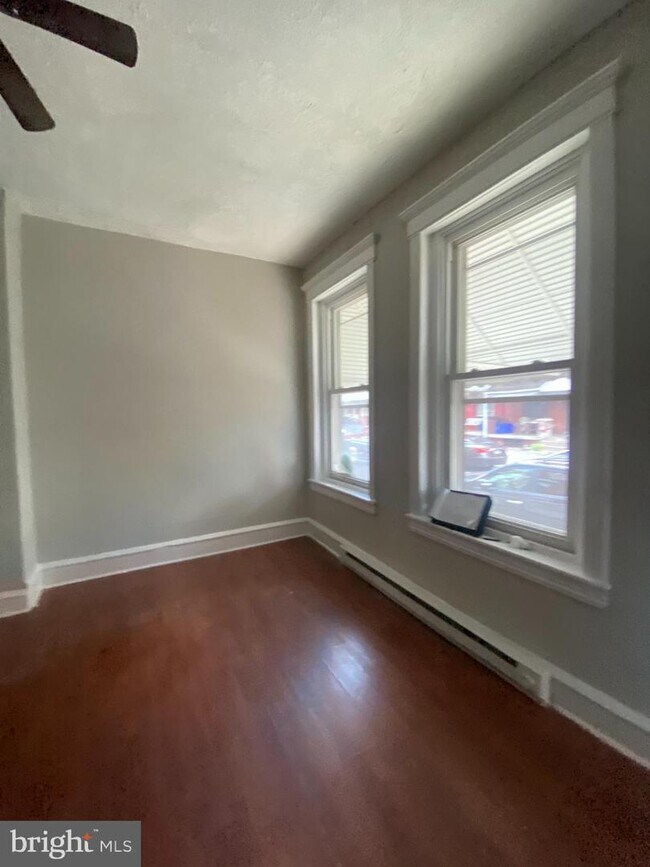 Building Photo - 2445 N 30th St