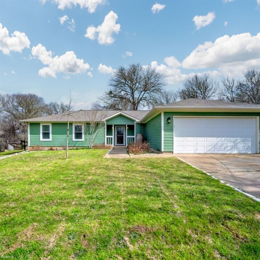 Primary Photo - 4 br, 2 bath House - 108 Halawa Ct