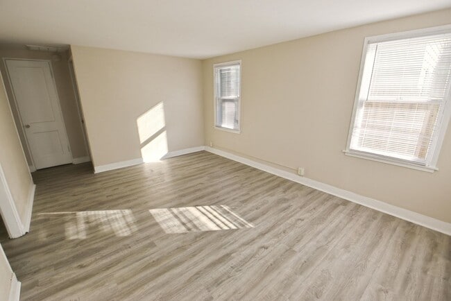 Building Photo - Remodeled, 2 bedroom South Bend IN home