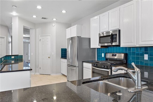 Foto del edificio - 4036 Barlow Dr