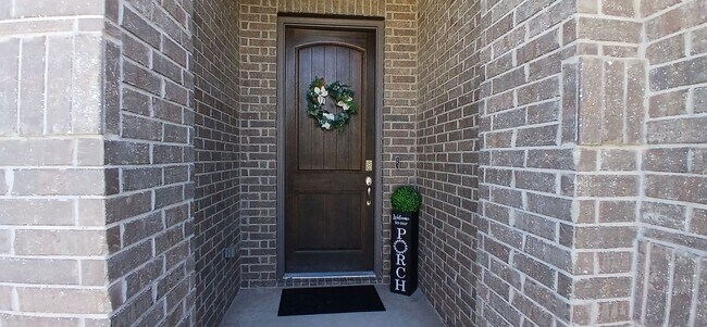Foto del edificio - Bright & Open 3-Bedroom Home in Sought-Aft...