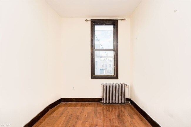 Building Photo - 88 Starr St