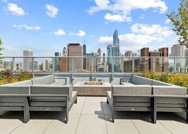 Foto del edificio - 815 N Wells St